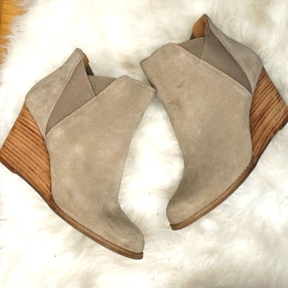 Lucky Brand LP Youse Brindle Tan Suede Cow Split Wedge Ankle Booties Boots - Picture 2 of 10